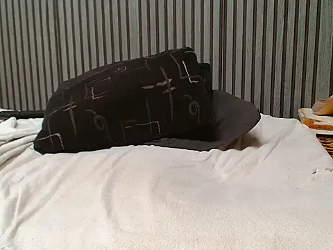 ROYALASS25 live sex cam