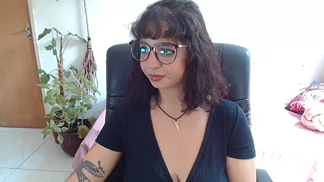 myamillor live sex cam