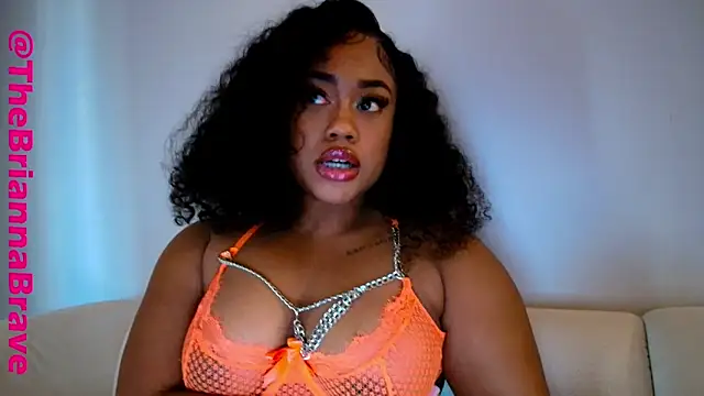 BriannaBrave live sex cam