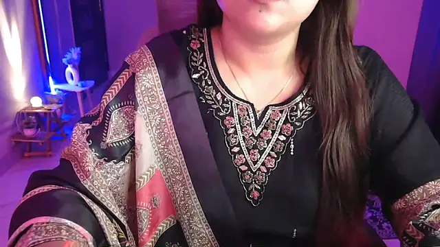 Mitikaa live sex cam