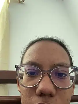 Curly_lily live sex cam