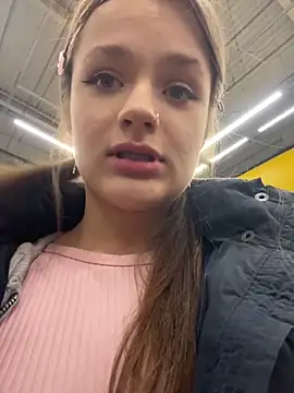 KittyQueeny live sex cam