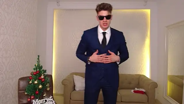 MaxKaiden live sex cam