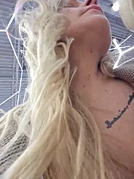 Bondgirl_013 live sex cam