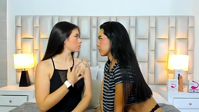 paola_katy_dicks live sex cam