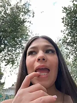 Alyshanon18 live sex cam