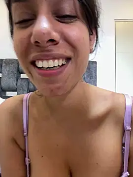 PilarJones_'s cam snapshot