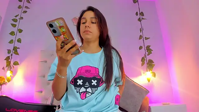 Luci_Ramirez's cam snapshot