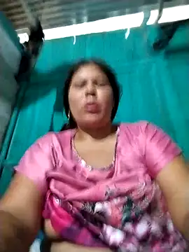 hotmom33's cam snapshot