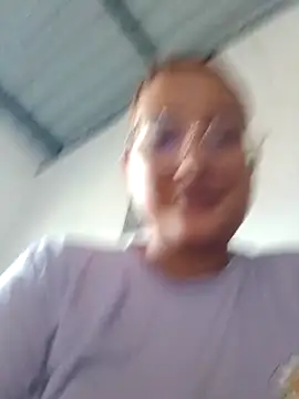 young_dairy01's cam snapshot