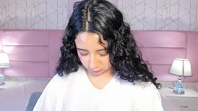 BellaSwwan's cam snapshot