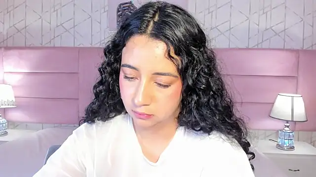 BellaSwwan's cam snapshot