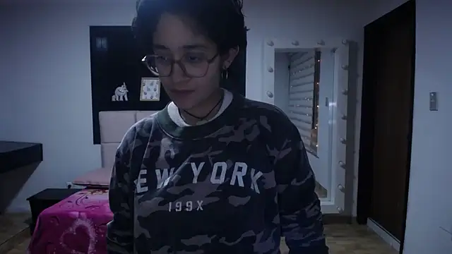 Lili_Gomez_'s cam snapshot