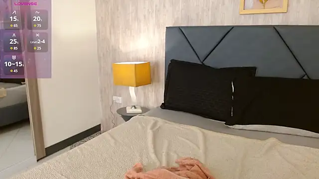 LexyBlaze_'s cam snapshot