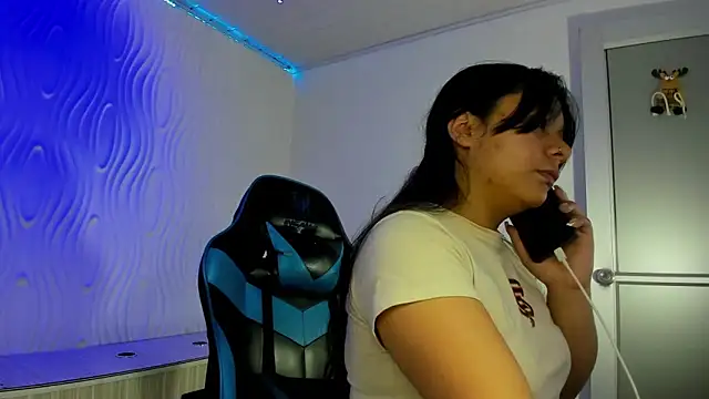 Charis_21's cam snapshot