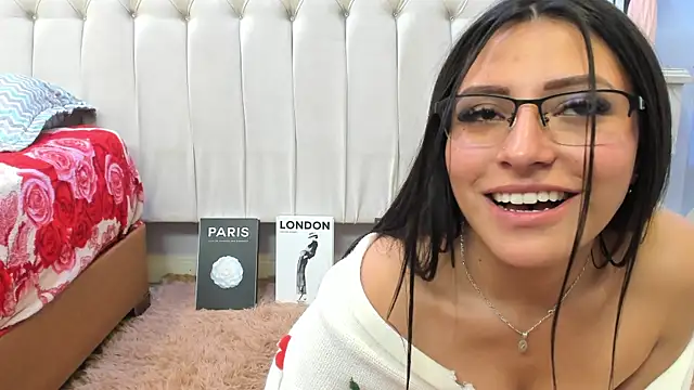 ZaharaSkylar's cam snapshot