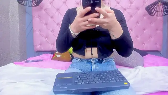 Mia_Horney's cam snapshot