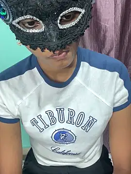 leenaboy@xh's cam snapshot