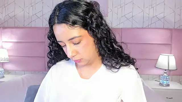 BellaSwwan's cam snapshot