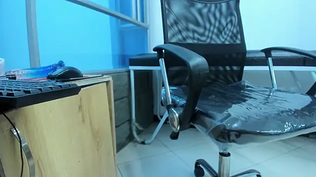 LeilaSmith_'s cam snapshot