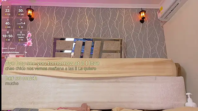 Julia_rivers's cam snapshot