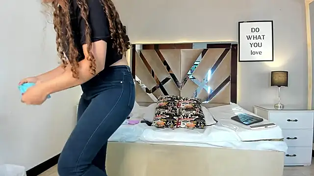 cellestehot's cam snapshot