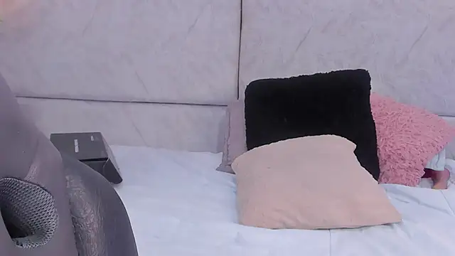 naomiii__'s cam snapshot