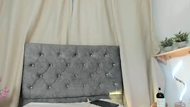 DaphneGlas's cam snapshot