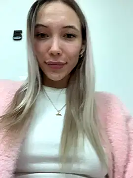 MoonSprinkle's cam snapshot