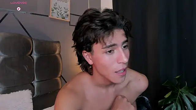 Christopher_77 live sex cam