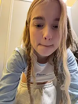 -teenytiny- live sex cam