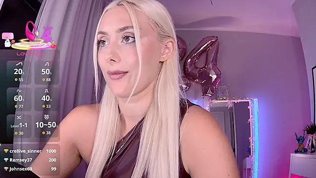 LoryWood's cam snapshot