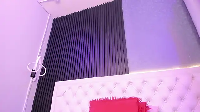 AntonellaQueenn's cam snapshot