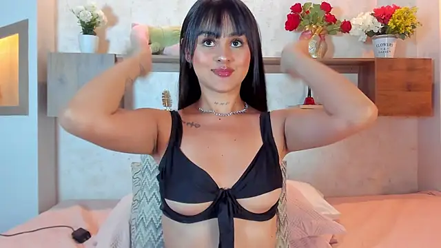 Emilly_Beaumont's cam snapshot