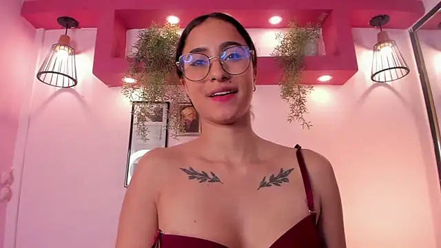 Alana_Martinez_'s cam snapshot