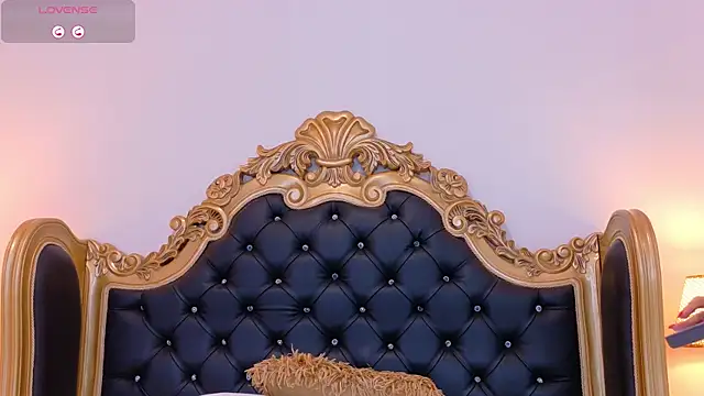 AdelinaVans's cam snapshot