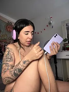 kiaraglam2's cam snapshot