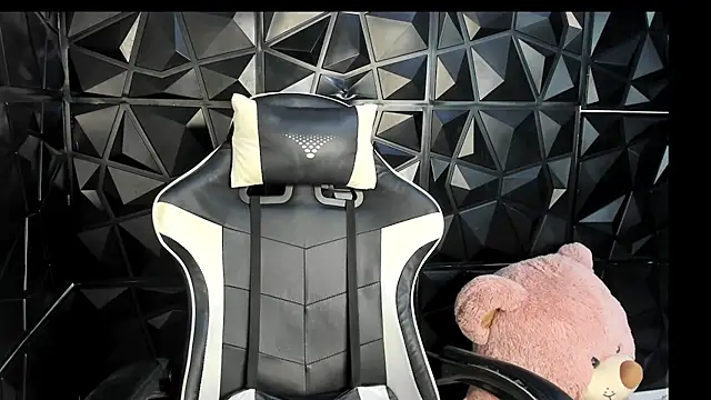 HelueHorny13's cam snapshot