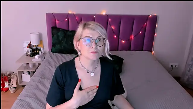 sabrinamacmarren's cam snapshot