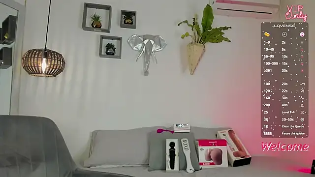 AmberAdams_'s cam snapshot