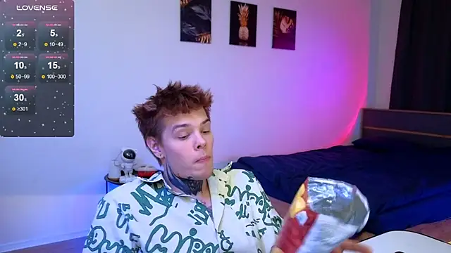 DENIS_HERE's cam snapshot