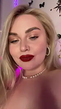 April_Vancee's cam snapshot