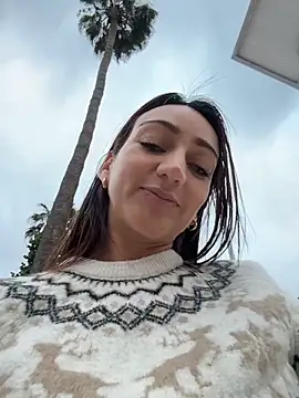 Ninabigtitied's cam snapshot