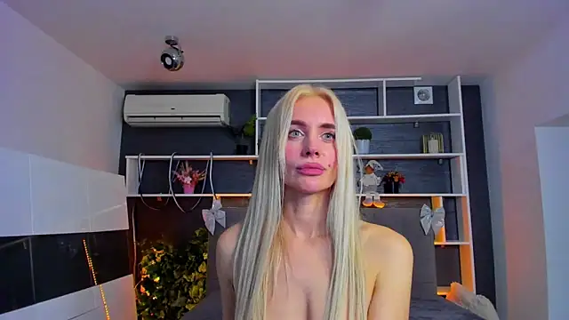 SabrinaSharm's cam snapshot