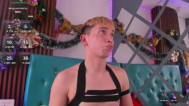 Naughty__Chriss's cam snapshot