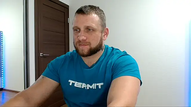 B-L-O-N-D's cam snapshot