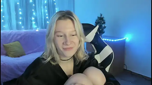 EnigmaSee's cam snapshot