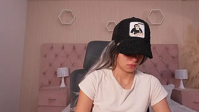 MadisonSky_'s cam snapshot