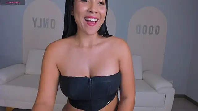 NatalieLewis's cam snapshot