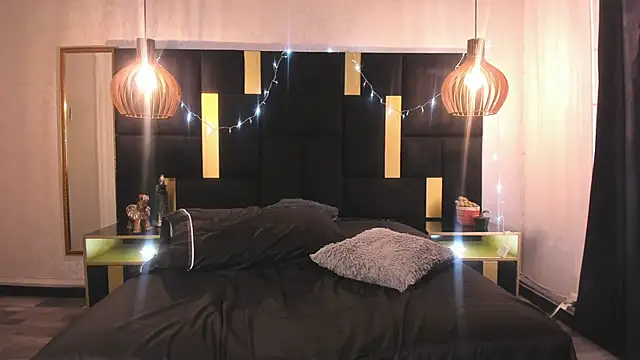 Lucio__Fox live sex cam